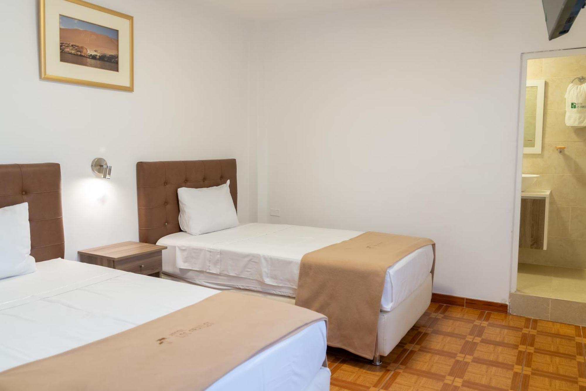 פאראקאס Hostal Los Frayles מראה חיצוני תמונה