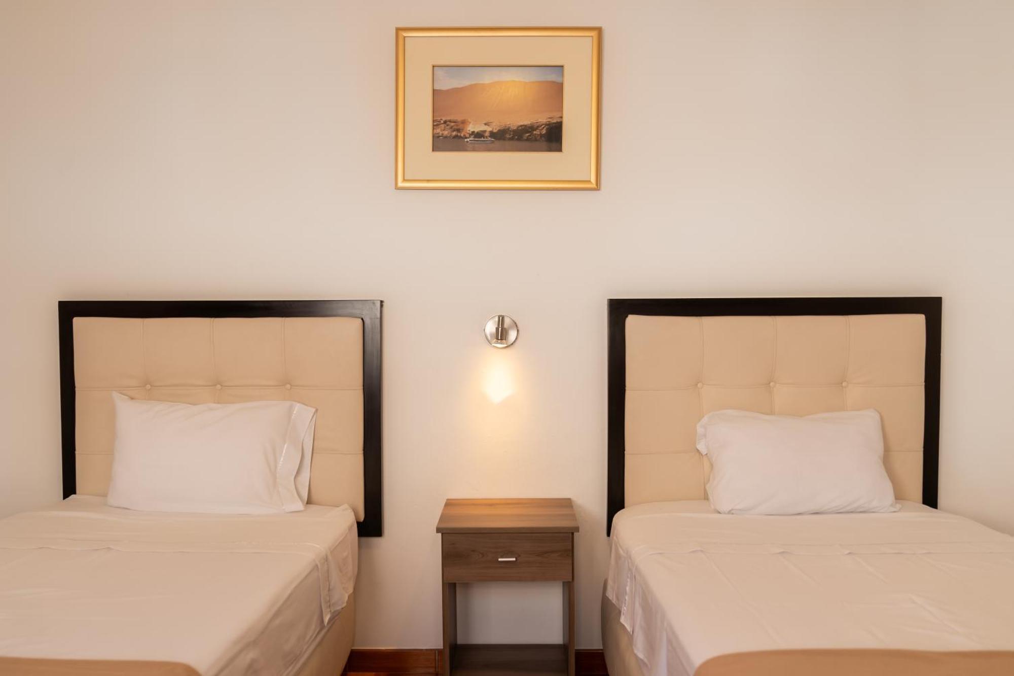 פאראקאס Hostal Los Frayles מראה חיצוני תמונה