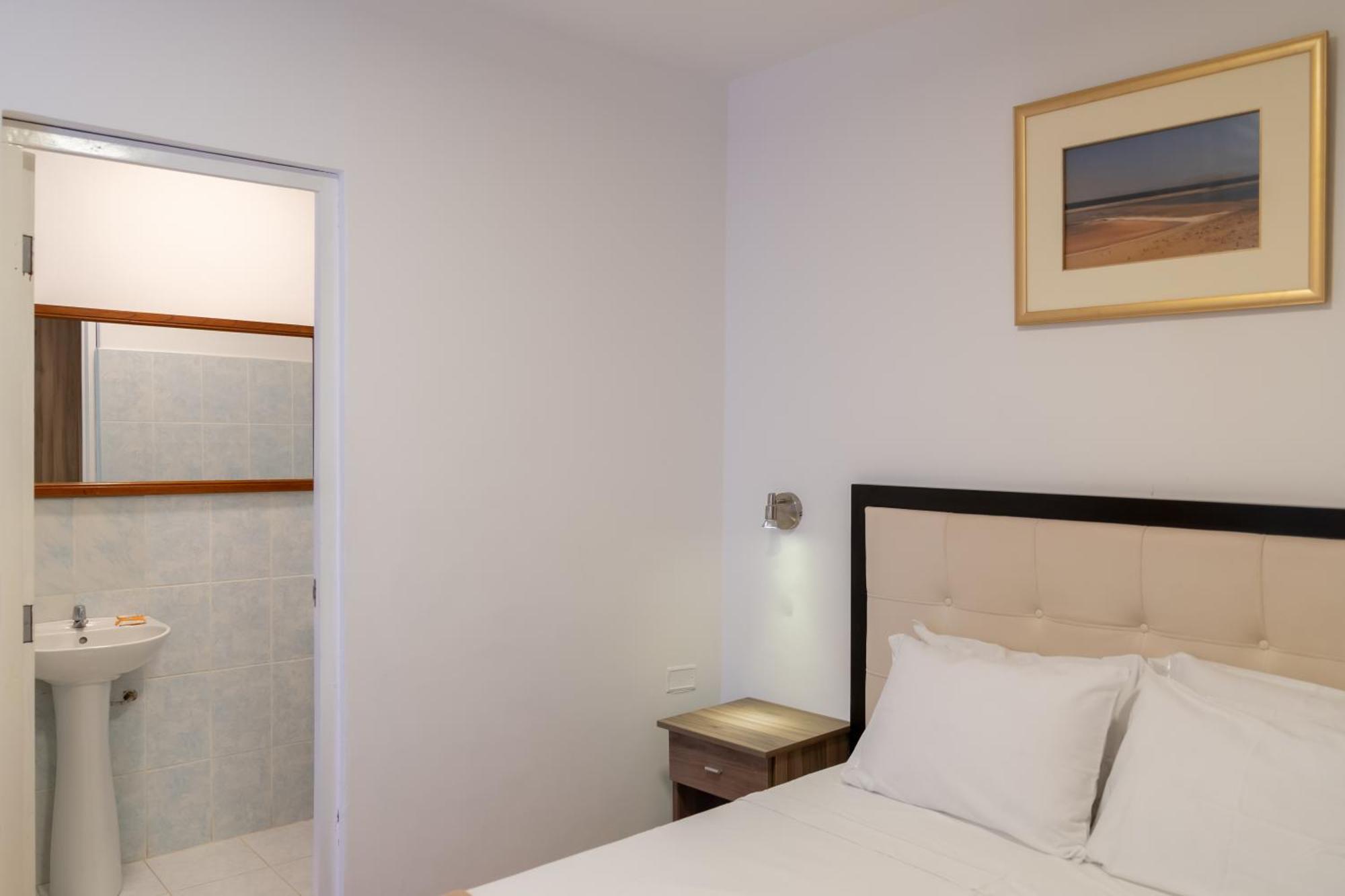 פאראקאס Hostal Los Frayles מראה חיצוני תמונה