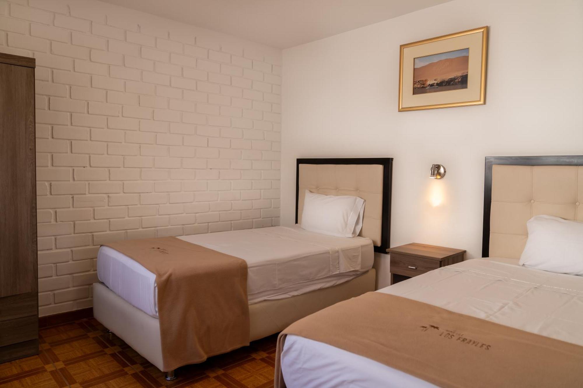 פאראקאס Hostal Los Frayles מראה חיצוני תמונה
