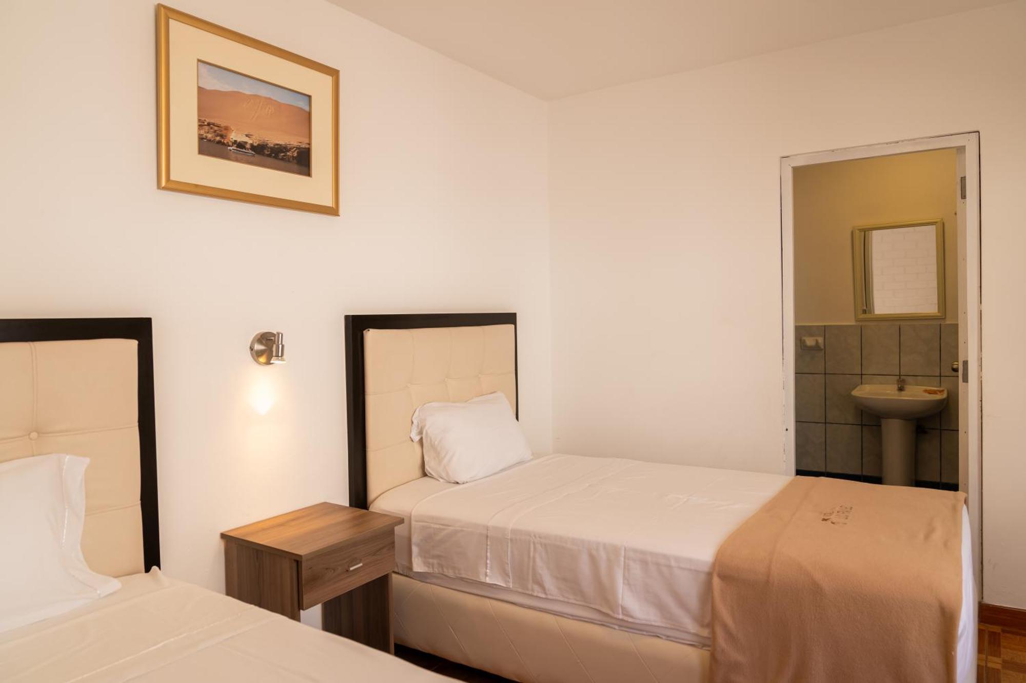 פאראקאס Hostal Los Frayles מראה חיצוני תמונה