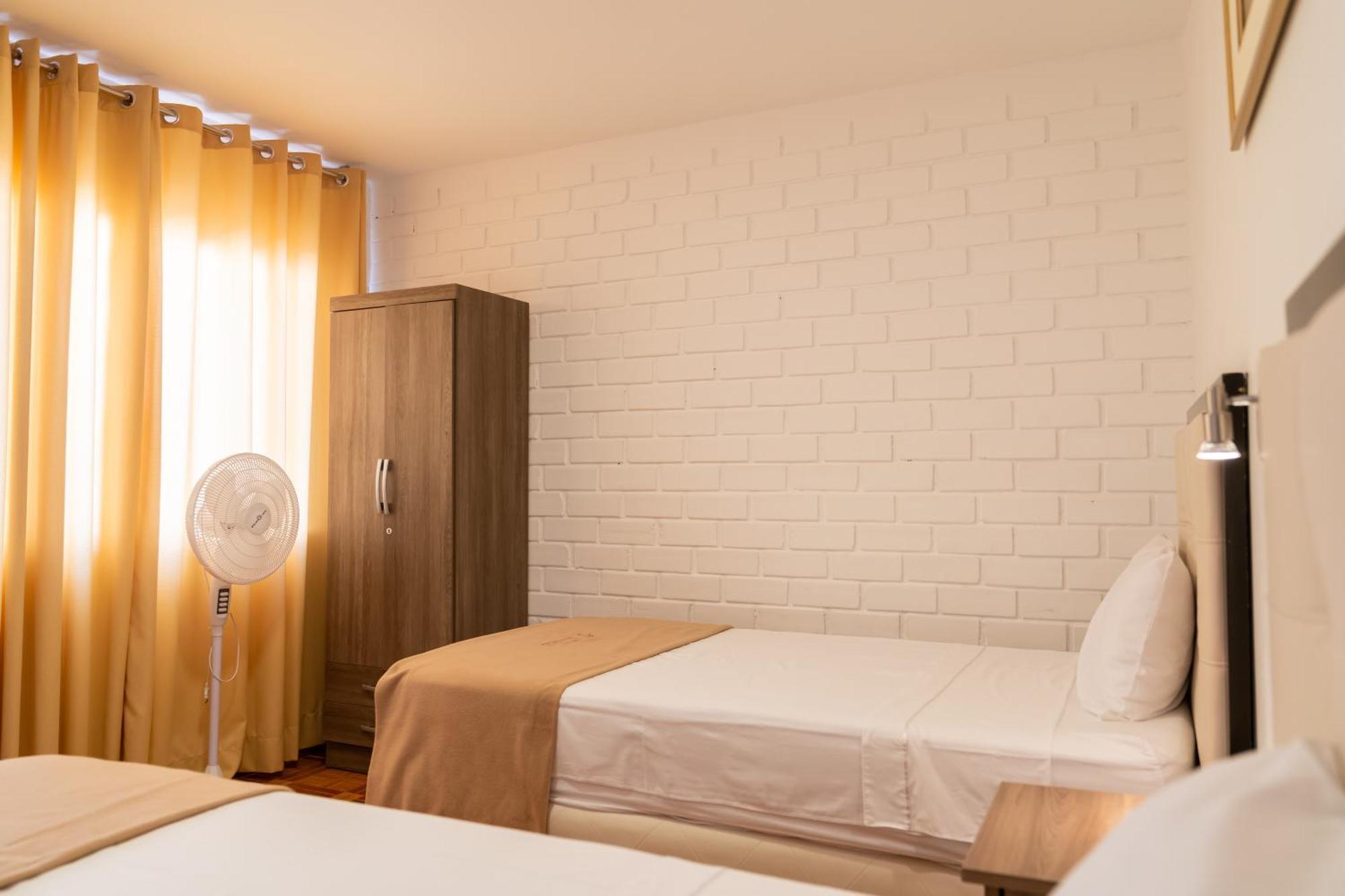 פאראקאס Hostal Los Frayles מראה חיצוני תמונה